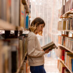 Cuánto cuesta la universidad en España: en Banco Mediolanum te ofrecemos las claves de planificación financiera para afrontar matrículas públicas y privadas.
